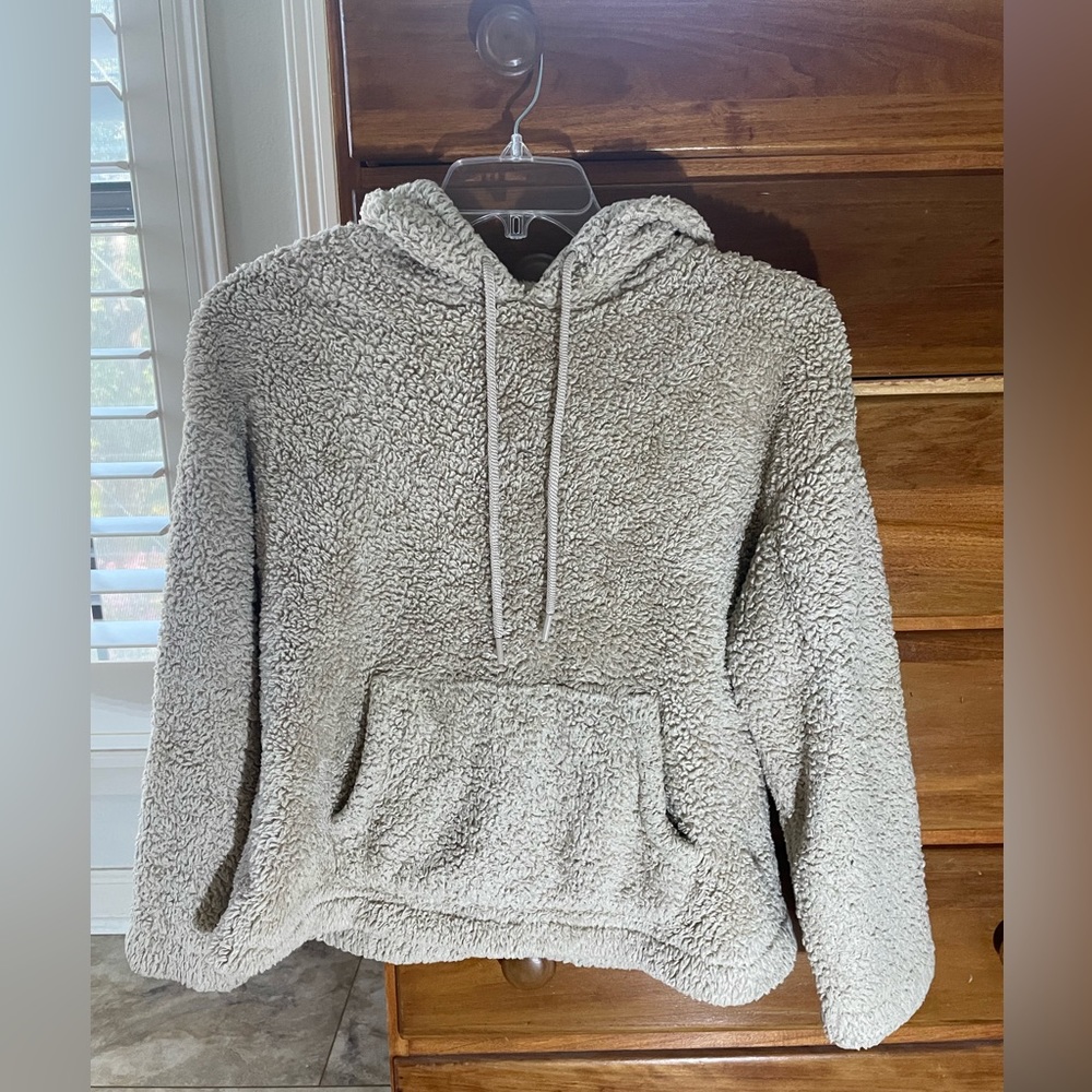 Super comfy fuzzy sweater for sleep.